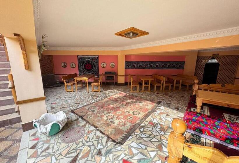 بنسيون Siyob Guest House &