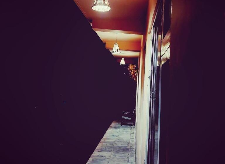 펜션 Tatvamasi Living