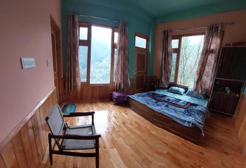 펜션 Tatvamasi Living