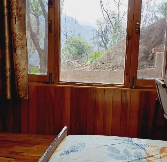 펜션 Tatvamasi Living