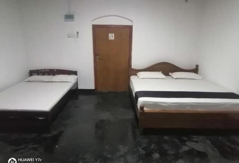 بنسيون Walawwa Resort