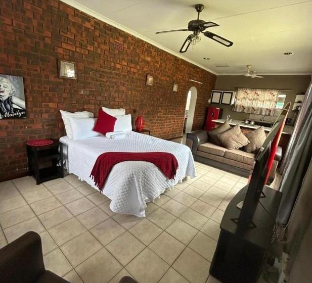 פנסיון Zinoma Guest House