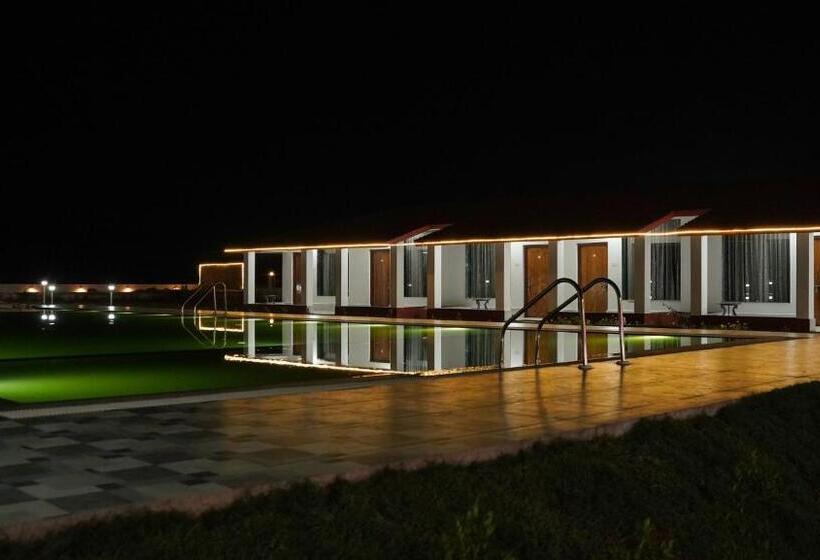 אתר נופש Tarangamala On Beach