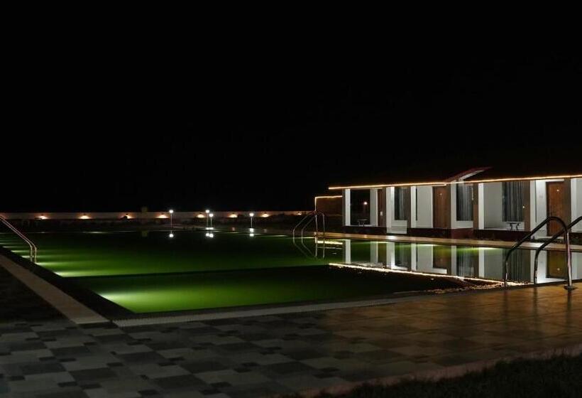 אתר נופש Tarangamala On Beach