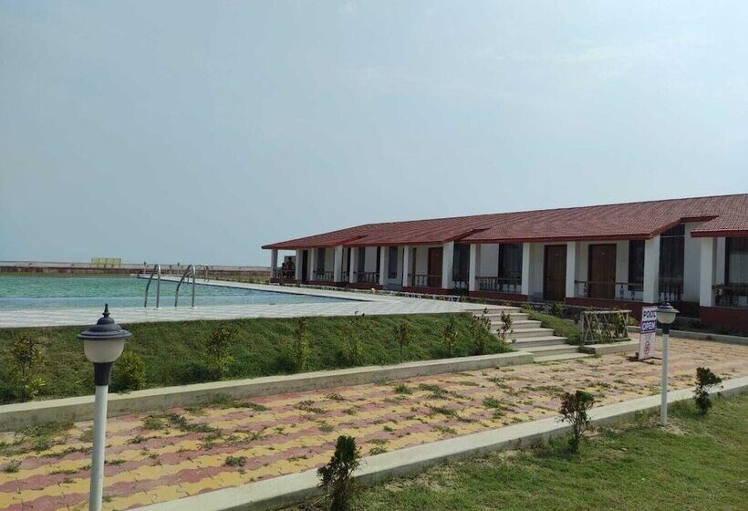 אתר נופש Tarangamala On Beach