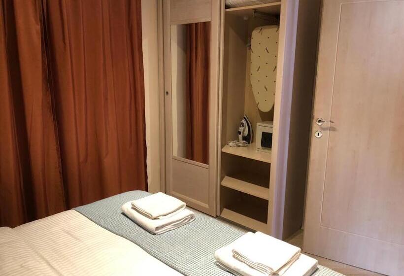 Turquoise Beachside Apartments