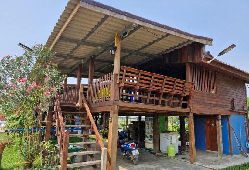 Yungthong Baan Suan Resort