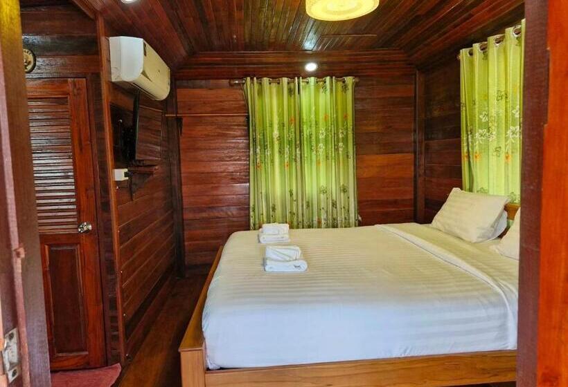 Yungthong Baan Suan Resort