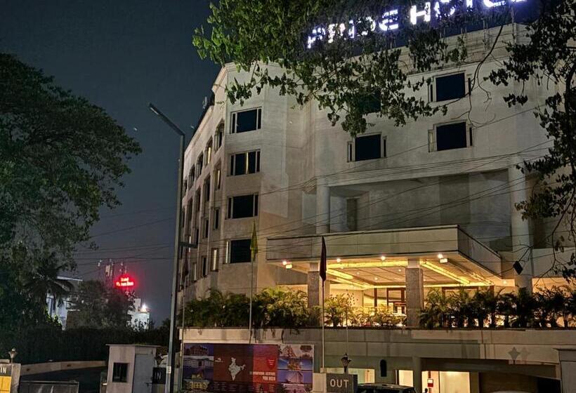 Airport Hotel Relax Inn