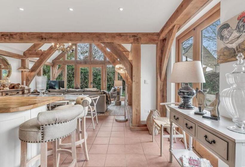 Общежитие Hiron S Piece   Hot Tub Packages Available