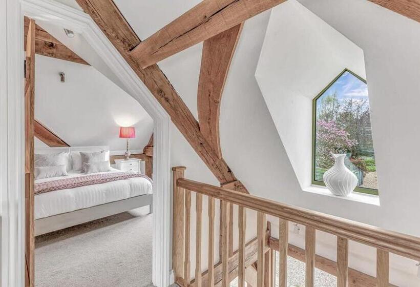 Общежитие Hiron S Piece   Hot Tub Packages Available