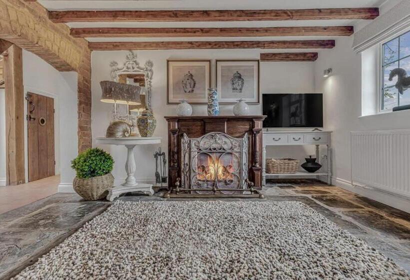 Общежитие Hiron S Piece   Hot Tub Packages Available