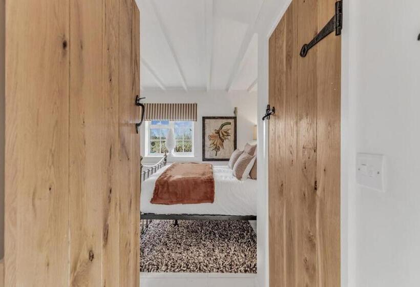 Общежитие Hiron S Piece   Hot Tub Packages Available