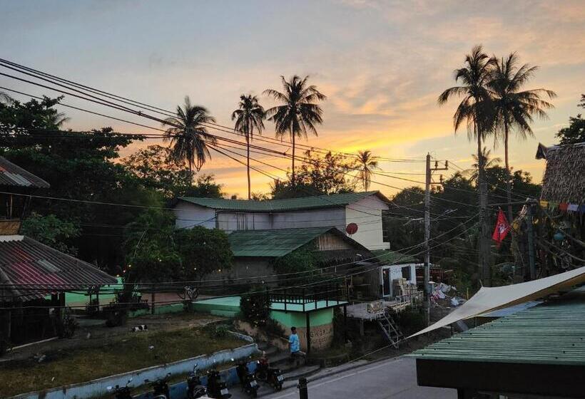 Общежитие Skypearl Guesthouse & Pub