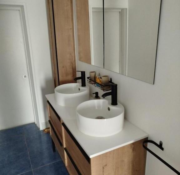 مبيت وإفطار Chambre Rouge Dans Maison Avec Parking