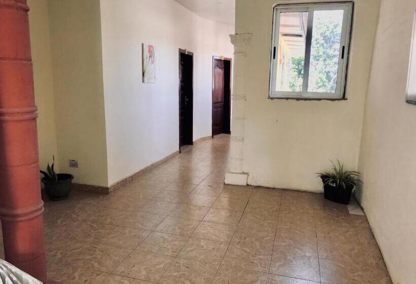 ベッドアンドブレックファースト El Elolo