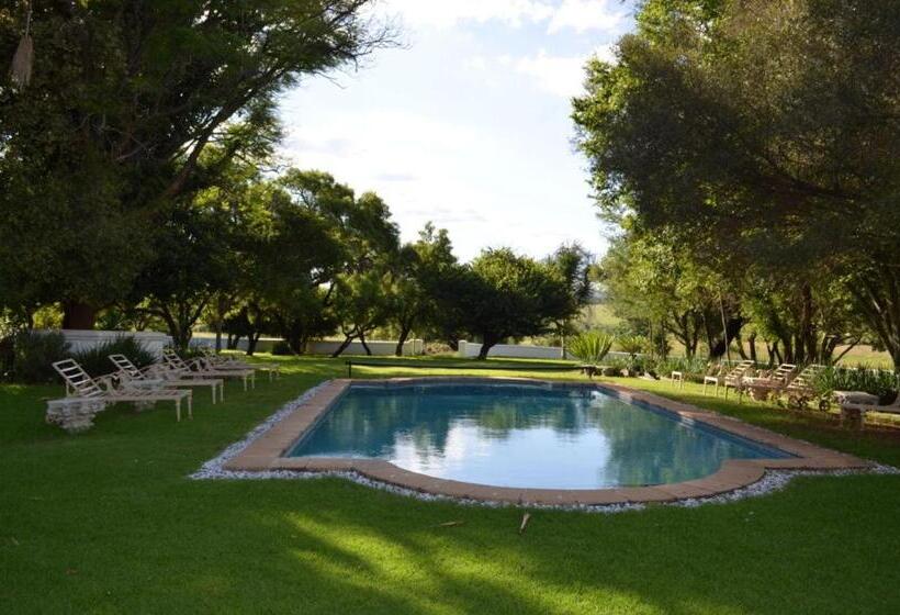 צימר Leeuwenhof Country Lodge & Garden Spa