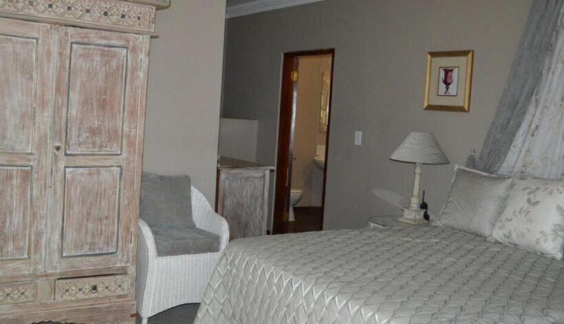 צימר Leeuwenhof Country Lodge & Garden Spa