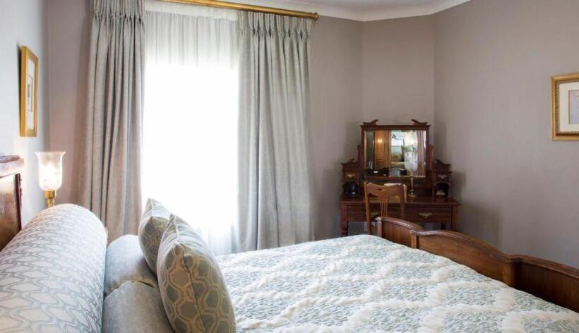 צימר Leeuwenhof Country Lodge & Garden Spa