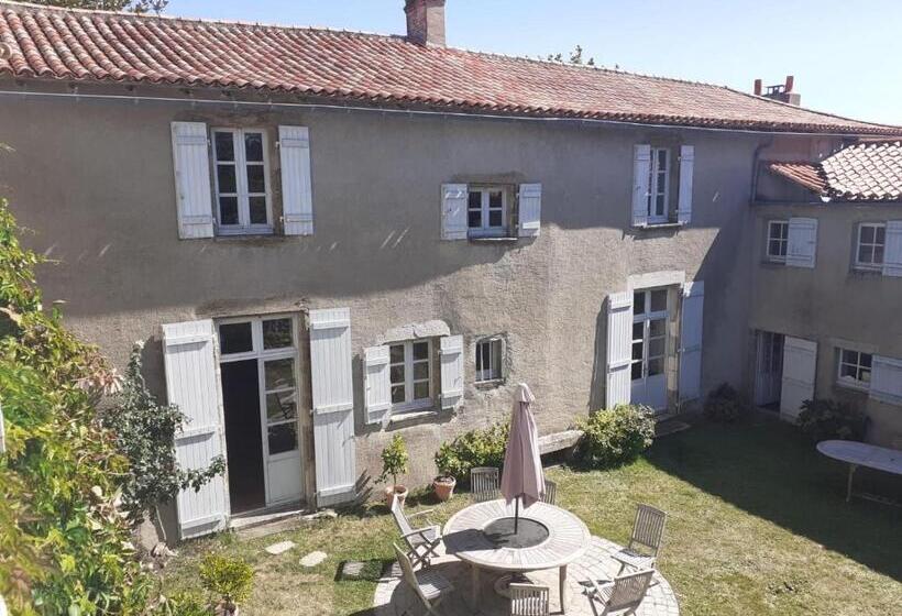 Bed and Breakfast Logis De La Coudraye