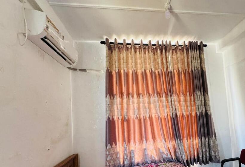 ベッドアンドブレックファースト Ravan Holiday Inn