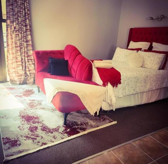 בית מלון כפרי Bains Game Lodge Sky S Overnight