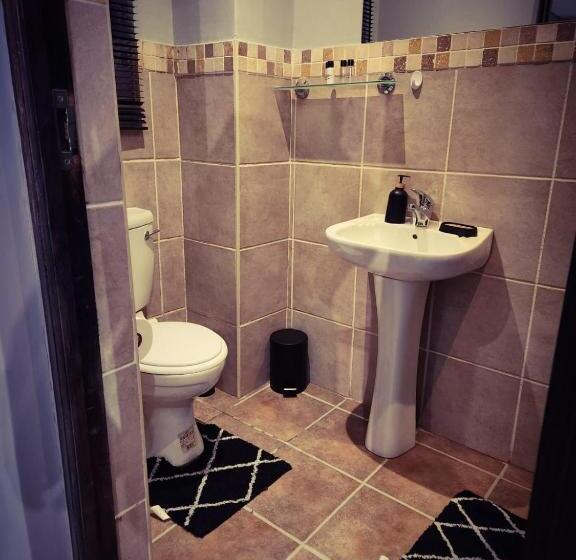 בית מלון כפרי Bains Game Lodge Sky S Overnight