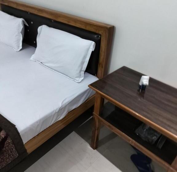 호텔 Chandrasha Villa