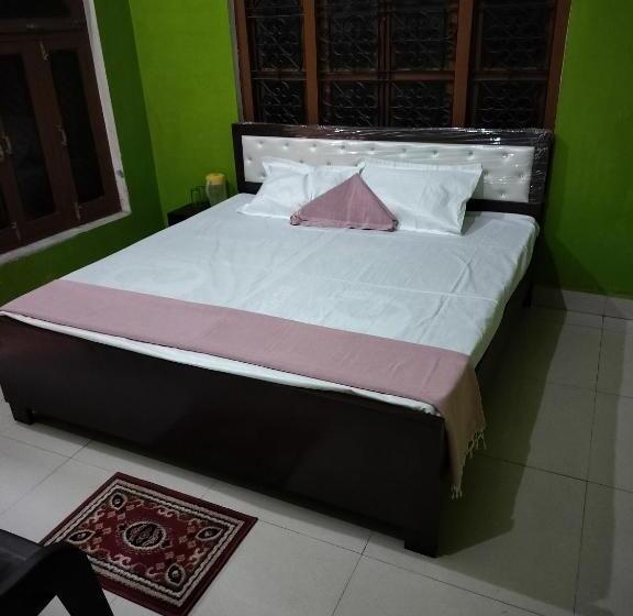 호텔 Chandrasha Villa