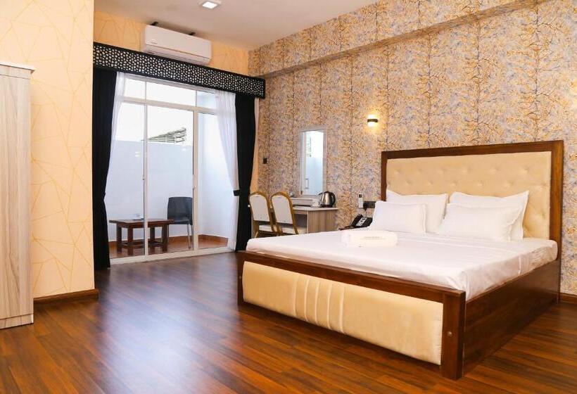 Hotel Crown Regency  Badulla