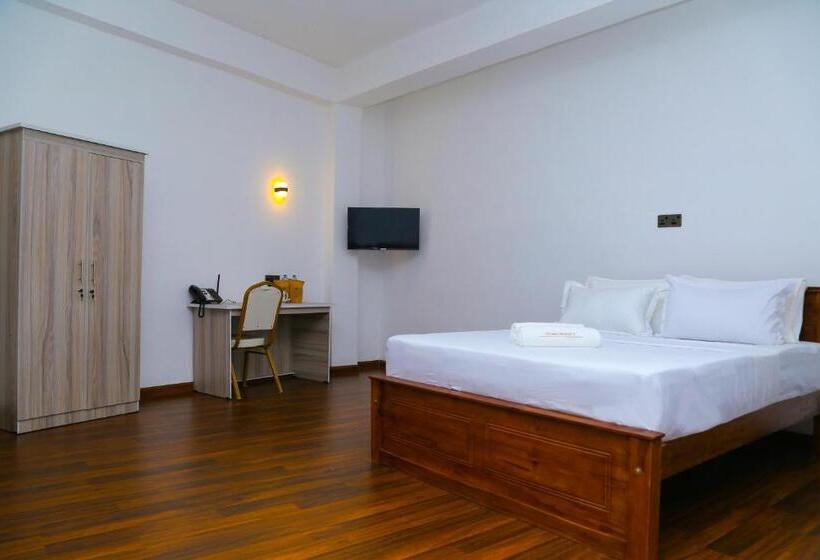 Hotel Crown Regency  Badulla