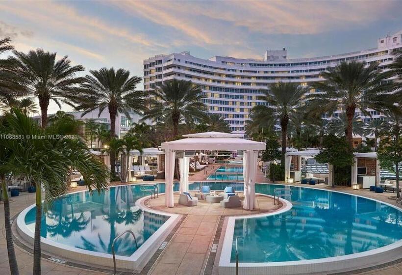 בית מלון כפרי Fontainebleau Miami Beach