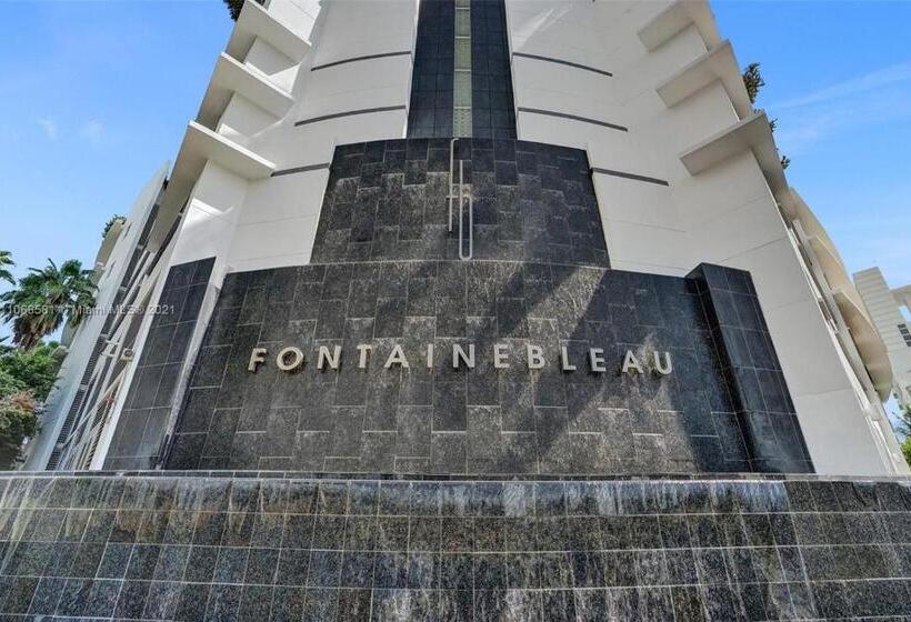 בית מלון כפרי Fontainebleau Miami Beach