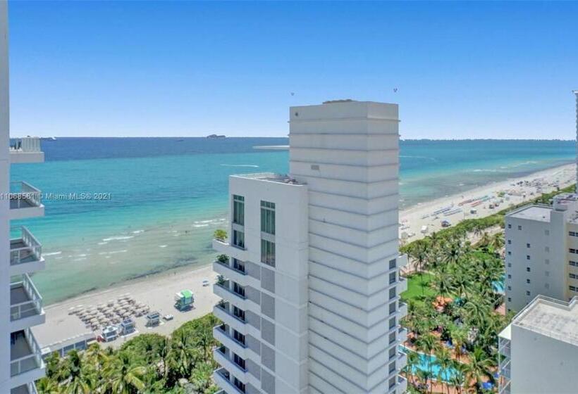 בית מלון כפרי Fontainebleau Miami Beach