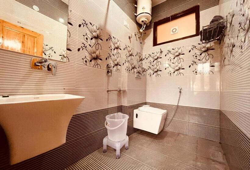 בית מלון כפרי Gopal House