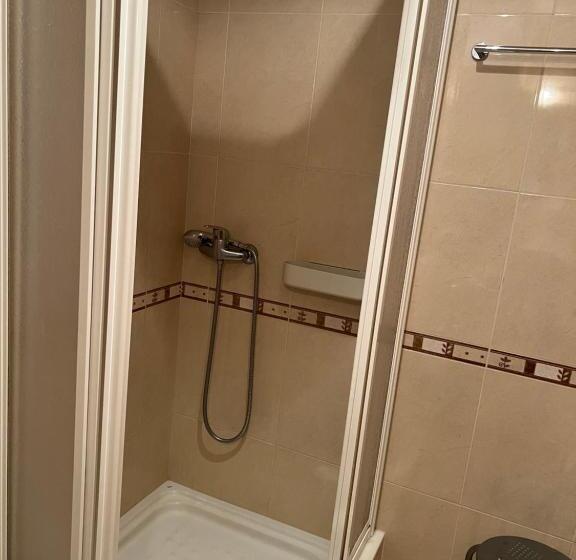 Отель Hostal Sol I Sombra