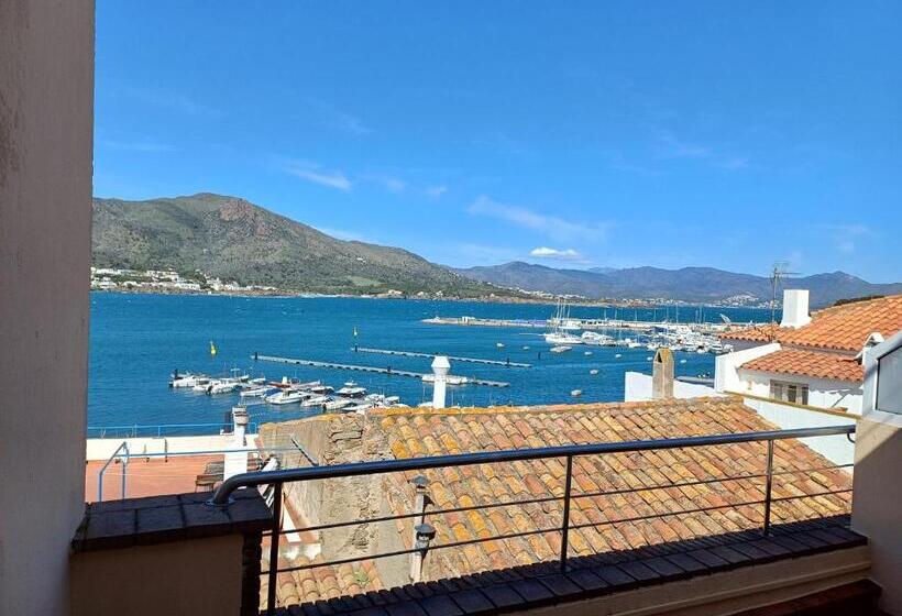 Отель Hostal Sol I Sombra