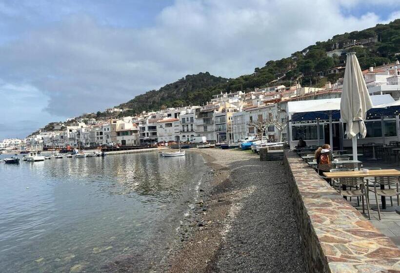 Отель Hostal Sol I Sombra