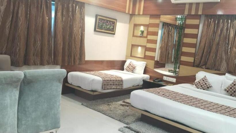 בית מלון כפרי Jk Residency