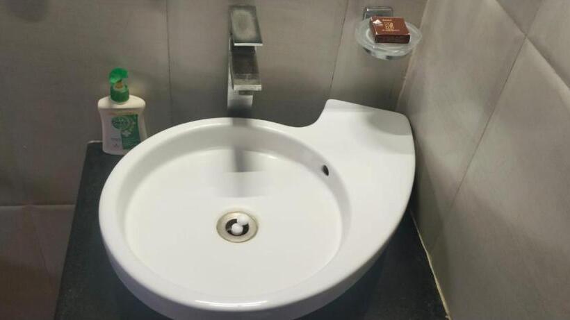 בית מלון כפרי Jk Residency