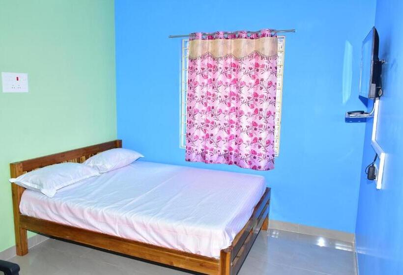 ホテル Kirithi Ac & Residency