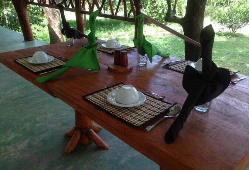 בית מלון כפרי Lakhala Nature Resort