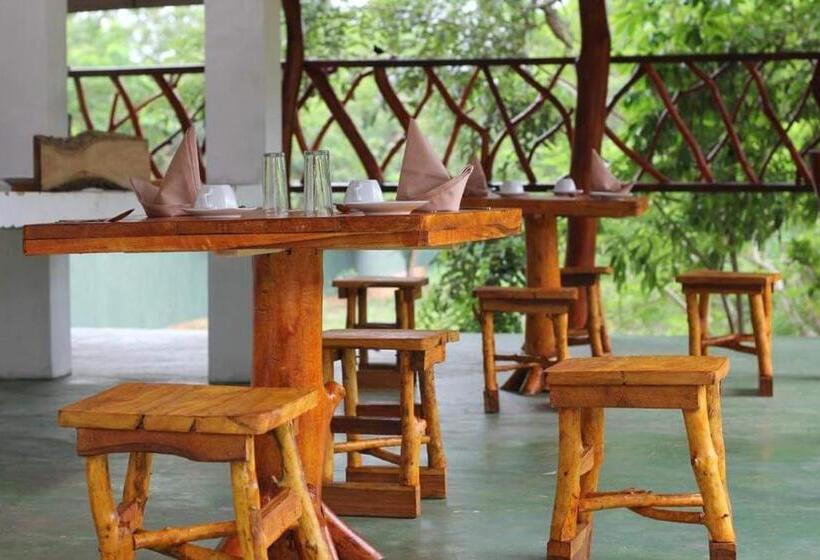 فندق Lakhala Nature Resort