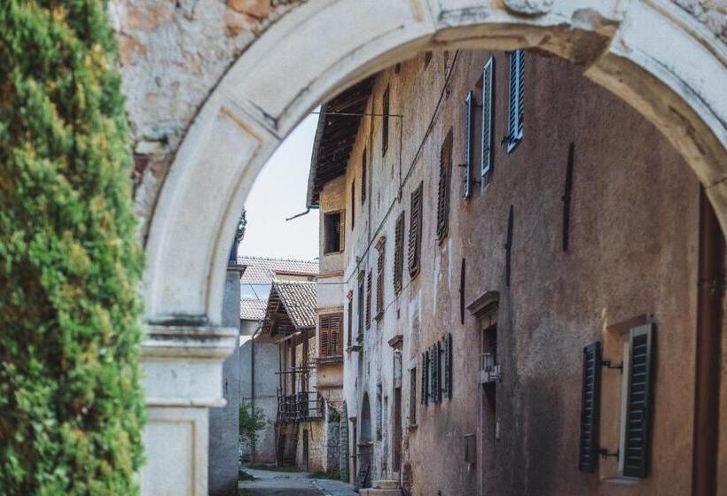 בית מלון כפרי Langenmantel Historic Suites