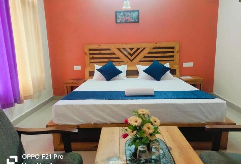 هتل Mountain Face Cottage