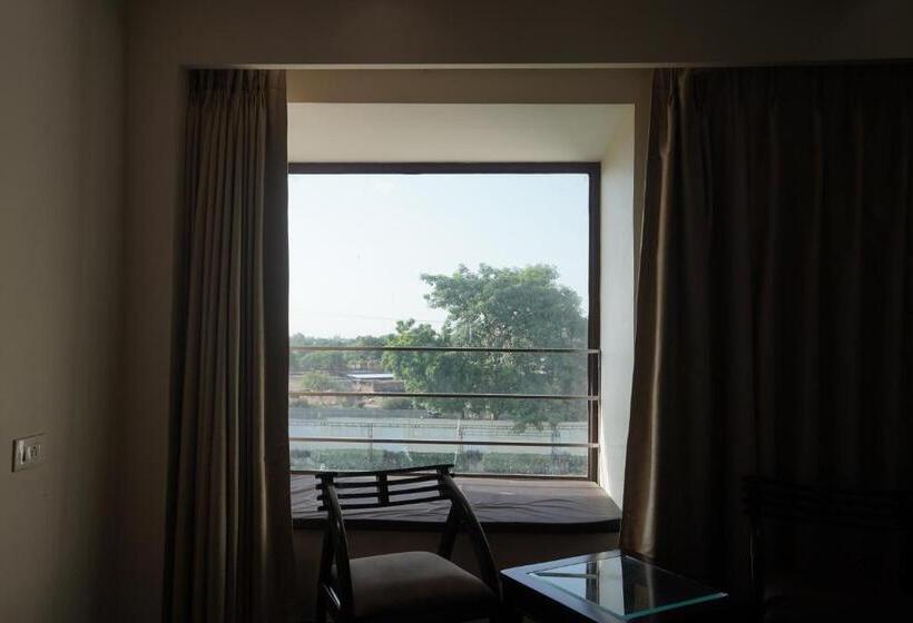 Nirmal Hotel And Resort