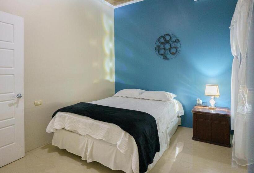 فندق Root Wellness Arenal