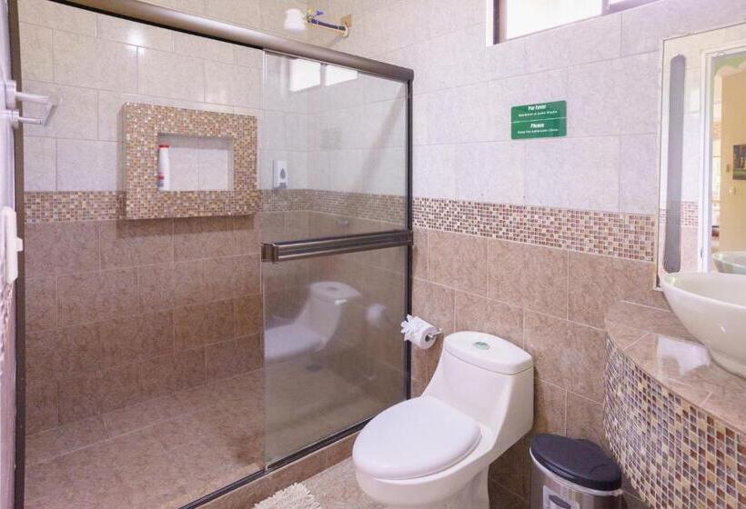 فندق Root Wellness Arenal