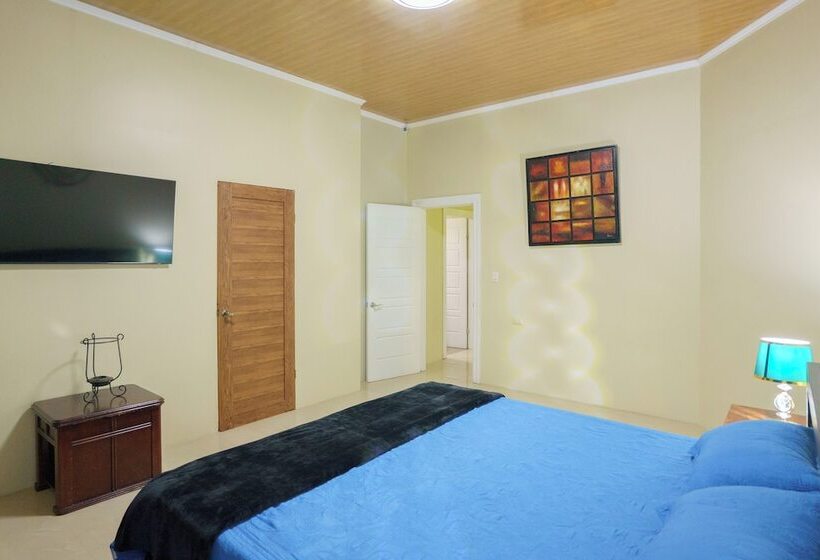 فندق Root Wellness Arenal