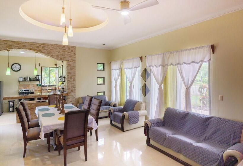 فندق Root Wellness Arenal